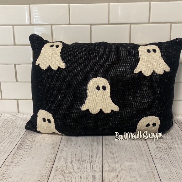 Rachel Zoe Black and White Knit Ghost Throw Pillow (2) - Picture 3 of 6
